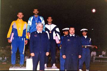  شهید منصور ستاری در جمع ورزشکاران و قهرمانان ورزشی نهاجا
